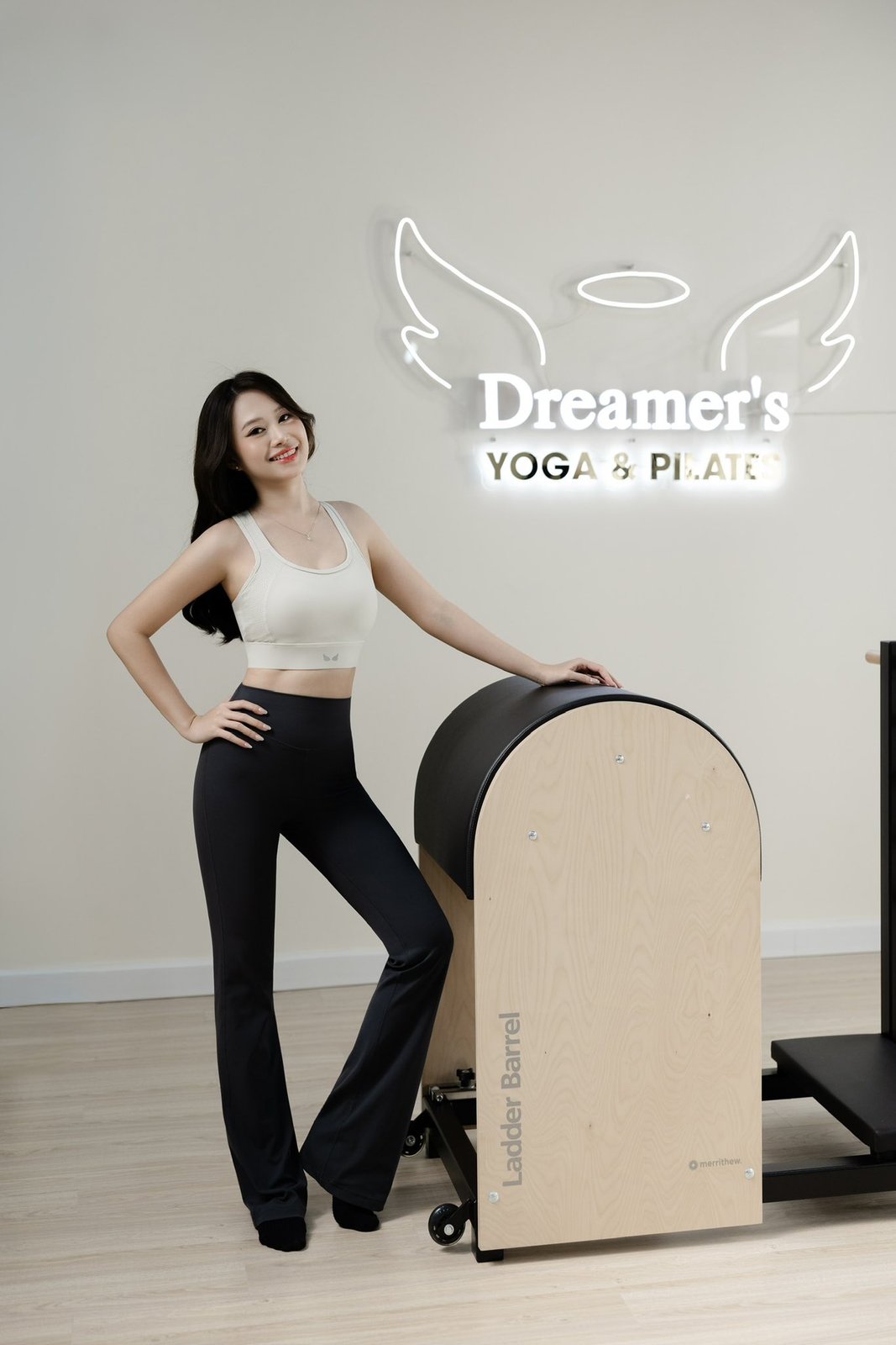 HANA Bra Trắng Kem & ZENI Flare