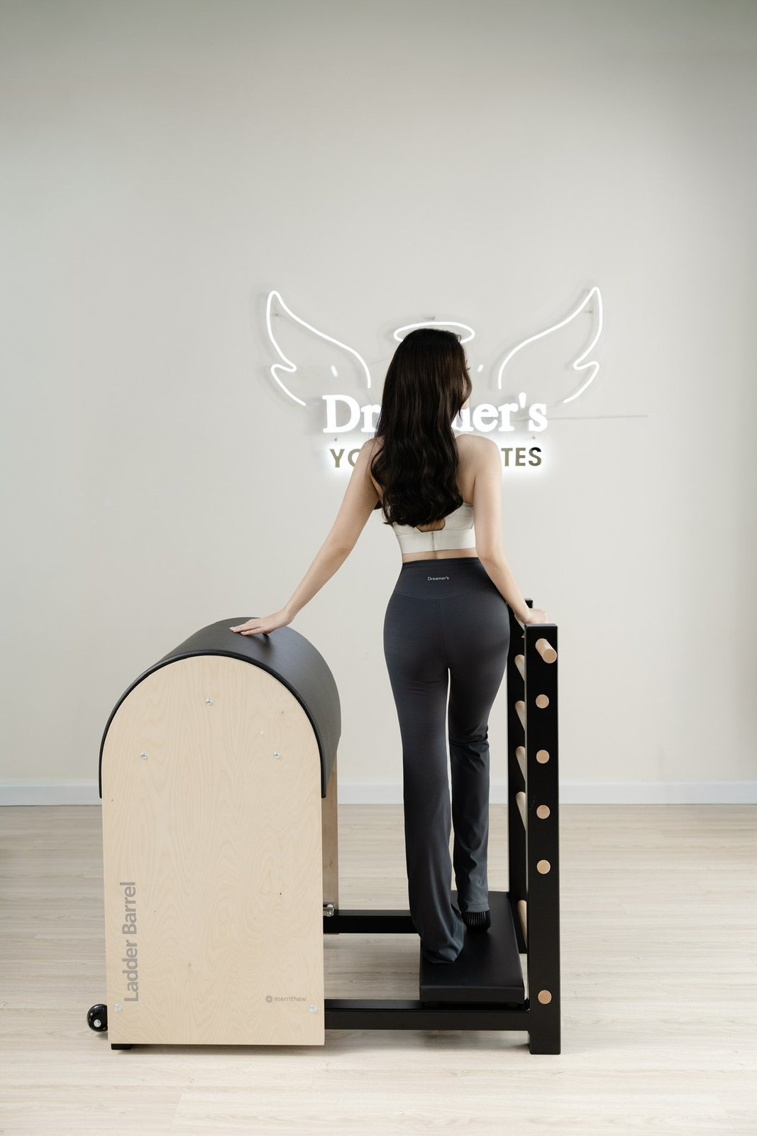 HANA Bra Trắng Kem & ZENI Flare